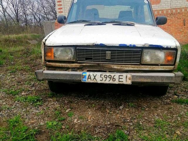 Белый ВАЗ 2105, объемом двигателя 1.5 л и пробегом 250 тыс. км за 400 $, фото 3 на Automoto.ua
