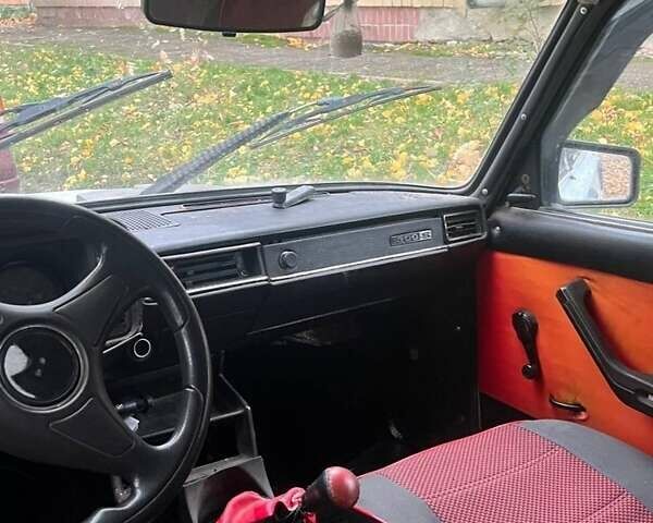 Белый ВАЗ 2105, объемом двигателя 0 л и пробегом 177 тыс. км за 227 $, фото 3 на Automoto.ua