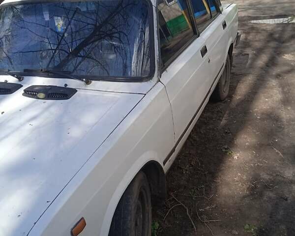ВАЗ 2105 1986 в Кропивницком (Кировограде) на Automoto.ua Белый ВАЗ 2105, объемом двигателя 1.3 л и пробегом 72 тыс. км за 600 $, фото 7 на Automoto.ua