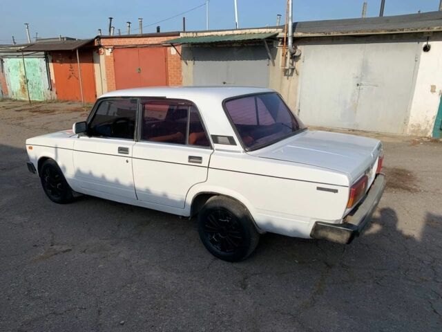 Белый ВАЗ 2105, объемом двигателя 1.5 л и пробегом 227 тыс. км за 592 $, фото 8 на Automoto.ua