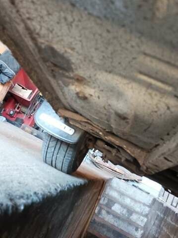 Білий ВАЗ 2105, об'ємом двигуна 1.5 л та пробігом 250 тис. км за 761 $, фото 5 на Automoto.ua