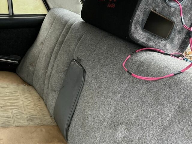 Белый ВАЗ 2105, объемом двигателя 1.5 л и пробегом 1 тыс. км за 426 $, фото 6 на Automoto.ua