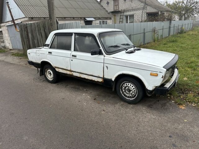 Белый ВАЗ 2105, объемом двигателя 1.3 л и пробегом 999 тыс. км за 358 $, фото 2 на Automoto.ua