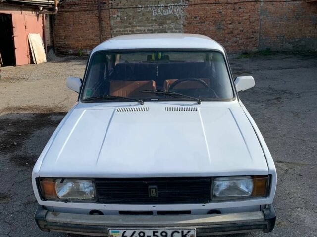 Белый ВАЗ 2105, объемом двигателя 1.5 л и пробегом 227 тыс. км за 592 $, фото 5 на Automoto.ua