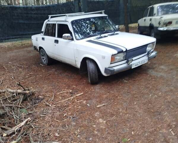 Білий ВАЗ 2105, об'ємом двигуна 1.5 л та пробігом 250 тис. км за 761 $, фото 1 на Automoto.ua