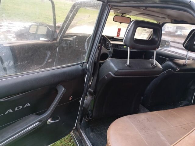 Белый ВАЗ 2105, объемом двигателя 1 л и пробегом 66 тыс. км за 200 $, фото 2 на Automoto.ua