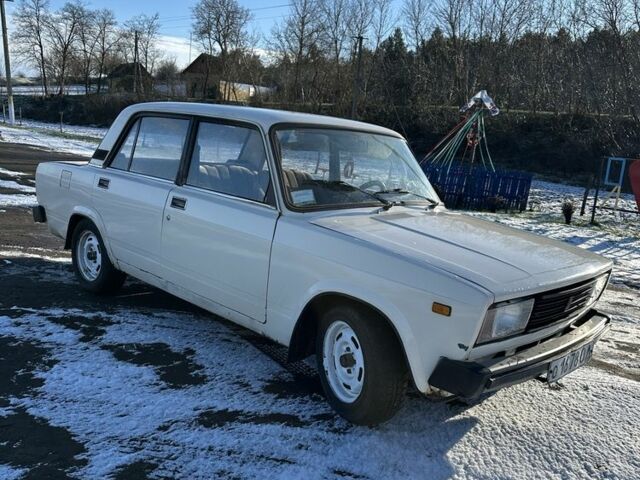 Белый ВАЗ 2105, объемом двигателя 1.2 л и пробегом 40 тыс. км за 900 $, фото 1 на Automoto.ua