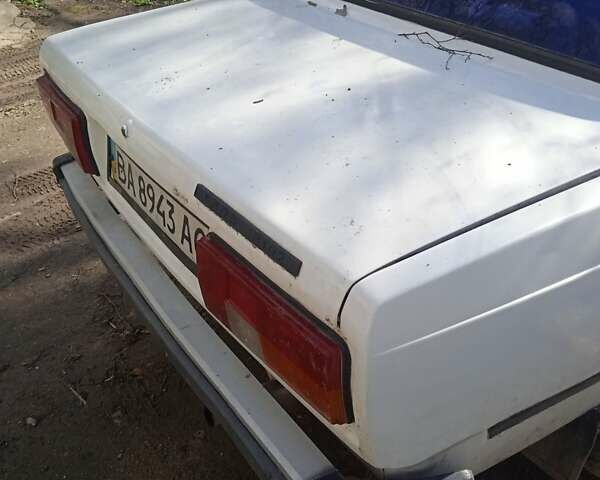 ВАЗ 2105 1986 в Кропивницком (Кировограде) на Automoto.ua Белый ВАЗ 2105, объемом двигателя 1.3 л и пробегом 72 тыс. км за 600 $, фото 5 на Automoto.ua