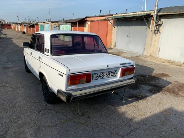 Белый ВАЗ 2105, объемом двигателя 1.5 л и пробегом 227 тыс. км за 592 $, фото 6 на Automoto.ua