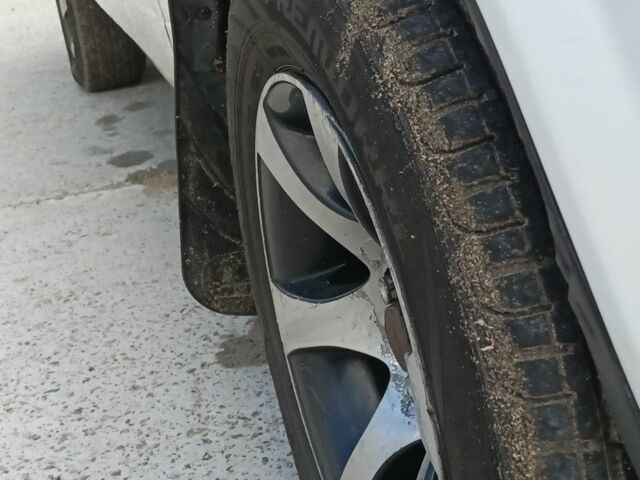 Белый ВАЗ 2105, объемом двигателя 0 л и пробегом 300 тыс. км за 971 $, фото 3 на Automoto.ua