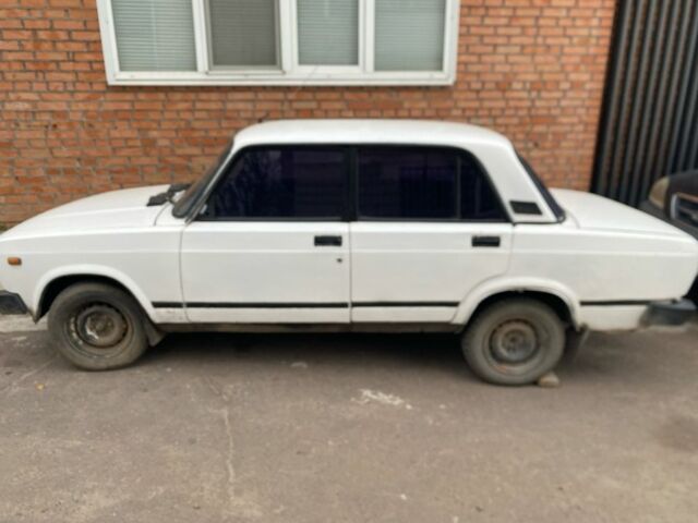 Белый ВАЗ 2105, объемом двигателя 1.3 л и пробегом 333 тыс. км за 453 $, фото 1 на Automoto.ua