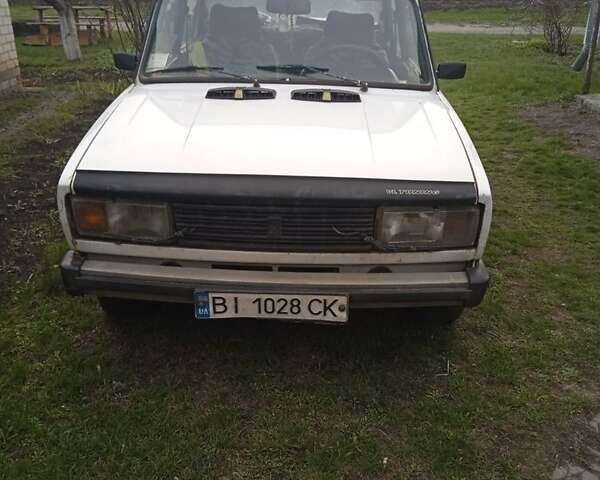 Белый ВАЗ 2105, объемом двигателя 1.3 л и пробегом 150 тыс. км за 654 $, фото 1 на Automoto.ua