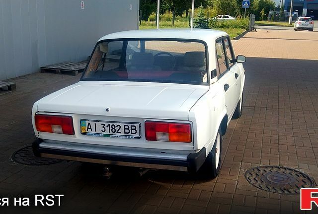 Белый ВАЗ 2105, объемом двигателя 1.3 л и пробегом 100 тыс. км за 1100 $, фото 5 на Automoto.ua