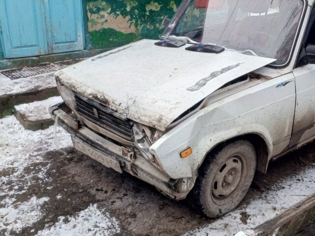 Білий ВАЗ 2105, об'ємом двигуна 0 л та пробігом 50 тис. км за 237 $, фото 4 на Automoto.ua