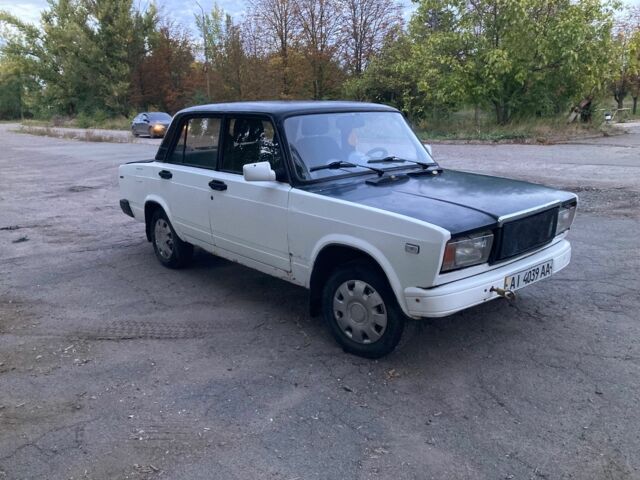 Белый ВАЗ 2105, объемом двигателя 1.5 л и пробегом 200 тыс. км за 522 $, фото 1 на Automoto.ua