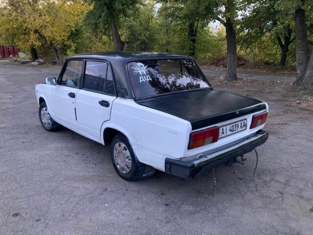 Белый ВАЗ 2105, объемом двигателя 1.5 л и пробегом 200 тыс. км за 522 $, фото 3 на Automoto.ua