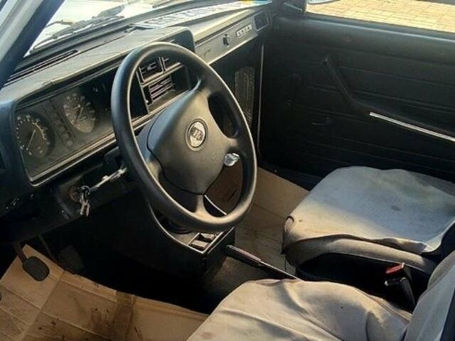 Белый ВАЗ 2105, объемом двигателя 1.3 л и пробегом 100 тыс. км за 800 $, фото 5 на Automoto.ua