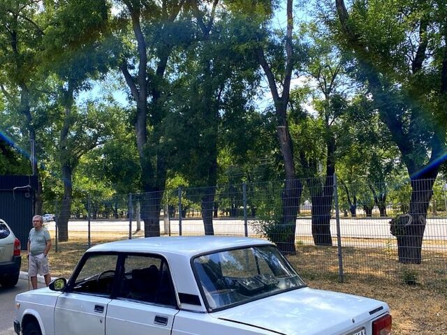 Білий ВАЗ 2105, об'ємом двигуна 1.5 л та пробігом 420 тис. км за 600 $, фото 3 на Automoto.ua