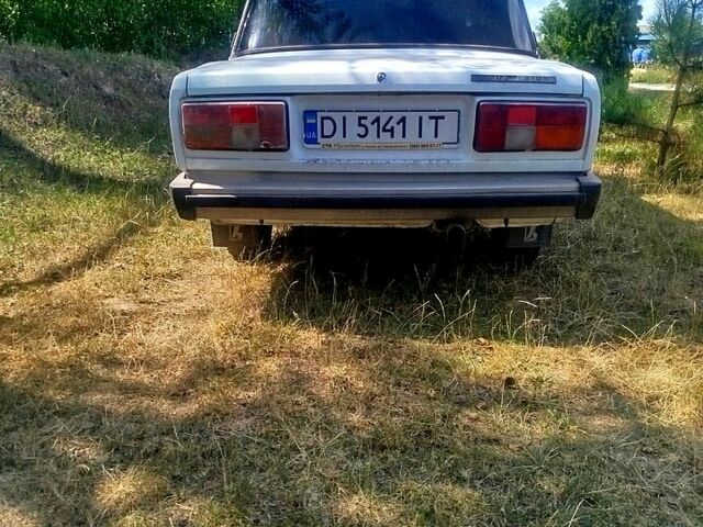 Белый ВАЗ 2105, объемом двигателя 1.3 л и пробегом 100 тыс. км за 700 $, фото 1 на Automoto.ua