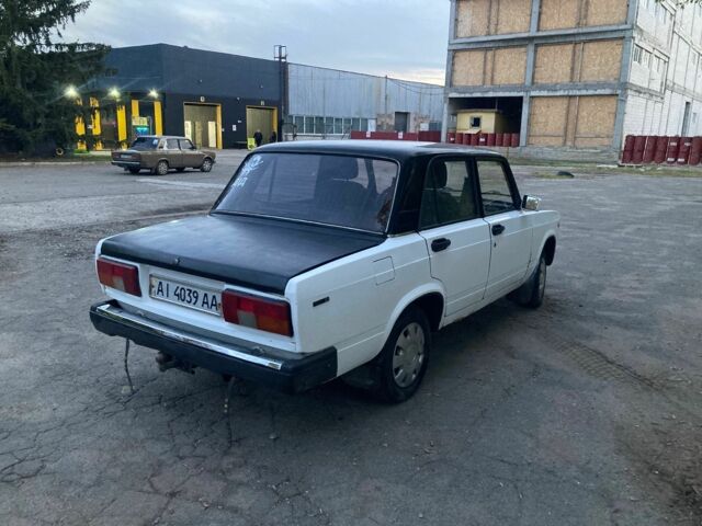 Белый ВАЗ 2105, объемом двигателя 1.5 л и пробегом 200 тыс. км за 522 $, фото 4 на Automoto.ua