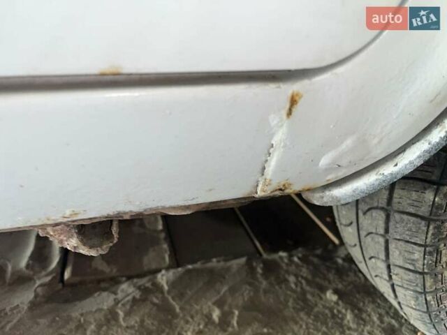 Білий ВАЗ 2105, об'ємом двигуна 1.29 л та пробігом 110 тис. км за 965 $, фото 2 на Automoto.ua