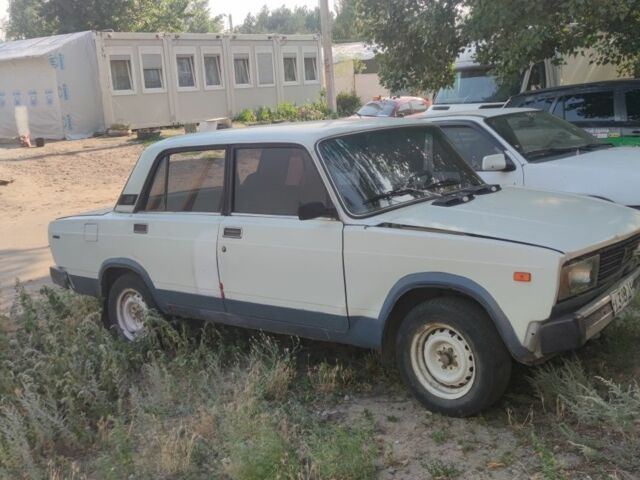 Белый ВАЗ 2105, объемом двигателя 0 л и пробегом 2 тыс. км за 287 $, фото 2 на Automoto.ua