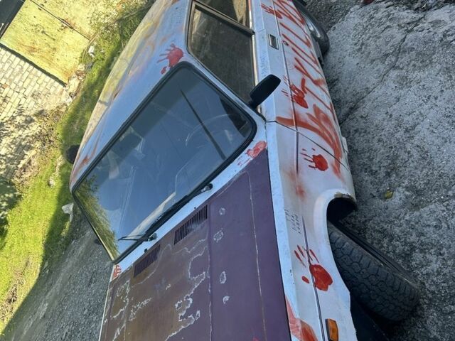 Белый ВАЗ 2105, объемом двигателя 1.5 л и пробегом 1 тыс. км за 286 $, фото 2 на Automoto.ua