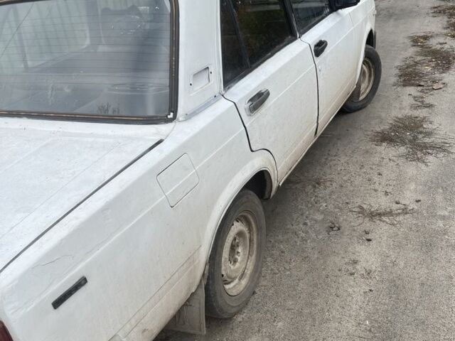 Білий ВАЗ 2105, об'ємом двигуна 0 л та пробігом 200 тис. км за 430 $, фото 4 на Automoto.ua