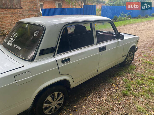 Белый ВАЗ 2105, объемом двигателя 1.3 л и пробегом 10 тыс. км за 450 $, фото 8 на Automoto.ua