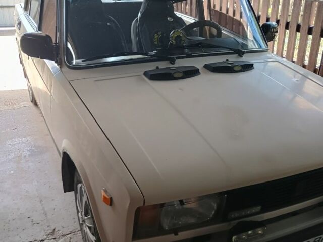 Белый ВАЗ 2105, объемом двигателя 0 л и пробегом 150 тыс. км за 600 $, фото 3 на Automoto.ua