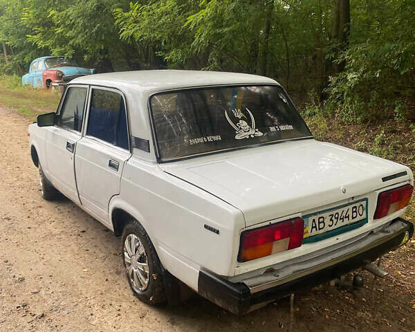 Белый ВАЗ 2105, объемом двигателя 1.3 л и пробегом 10 тыс. км за 450 $, фото 3 на Automoto.ua