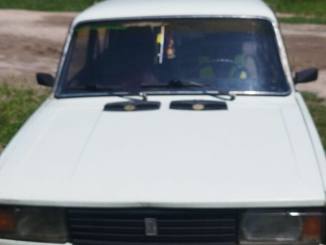 Белый ВАЗ 2105, объемом двигателя 1.3 л и пробегом 300 тыс. км за 480 $, фото 4 на Automoto.ua