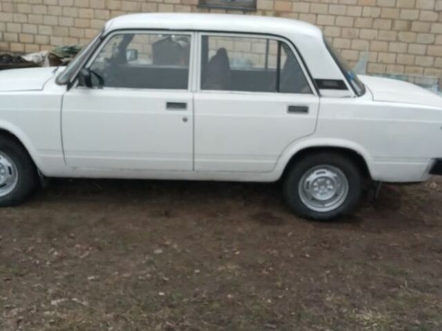 Белый ВАЗ 2105, объемом двигателя 0 л и пробегом 45 тыс. км за 800 $, фото 1 на Automoto.ua
