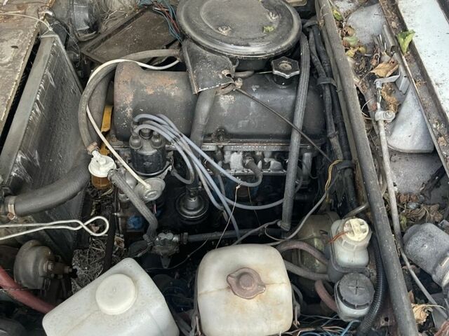 Білий ВАЗ 2105, об'ємом двигуна 1.5 л та пробігом 61 тис. км за 344 $, фото 4 на Automoto.ua