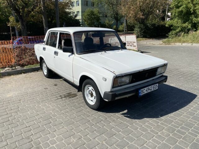 Белый ВАЗ 2105, объемом двигателя 1.5 л и пробегом 80 тыс. км за 1500 $, фото 1 на Automoto.ua