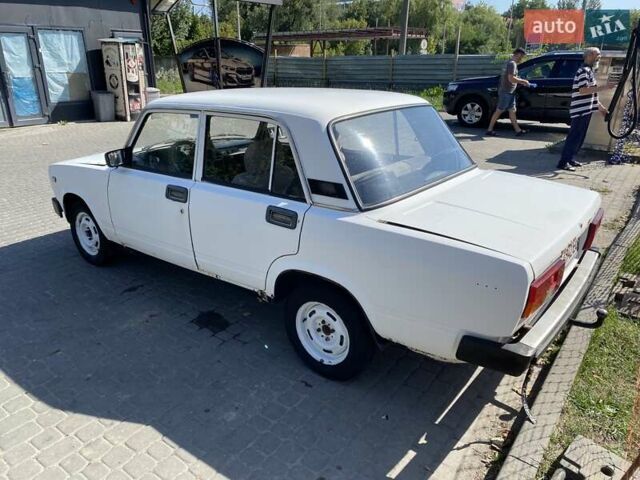 Белый ВАЗ 2105, объемом двигателя 1.46 л и пробегом 80 тыс. км за 1500 $, фото 3 на Automoto.ua