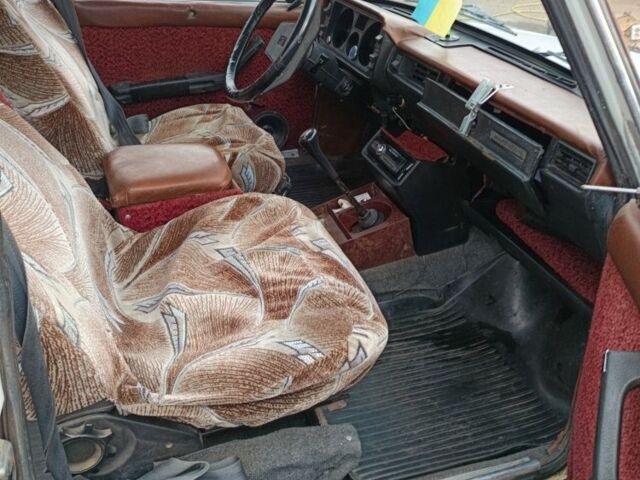 Белый ВАЗ 2105, объемом двигателя 0 л и пробегом 450 тыс. км за 477 $, фото 2 на Automoto.ua