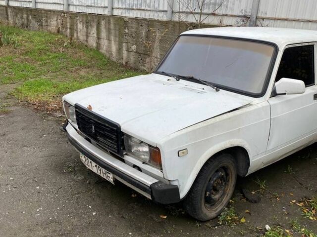 Белый ВАЗ 2105, объемом двигателя 1.7 л и пробегом 100 тыс. км за 320 $, фото 6 на Automoto.ua