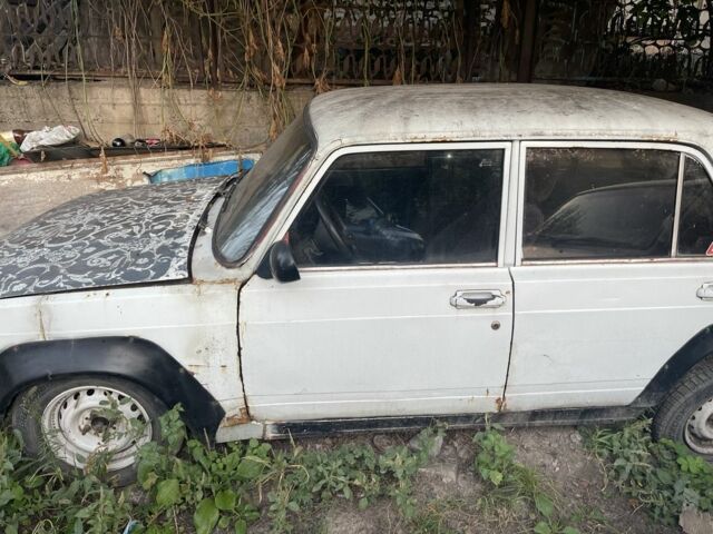 Білий ВАЗ 2105, об'ємом двигуна 1.5 л та пробігом 61 тис. км за 344 $, фото 2 на Automoto.ua