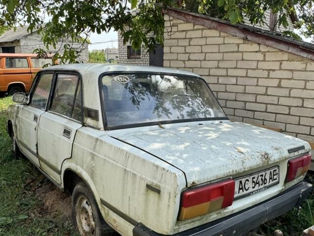 Белый ВАЗ 2105, объемом двигателя 0 л и пробегом 330 тыс. км за 300 $, фото 2 на Automoto.ua