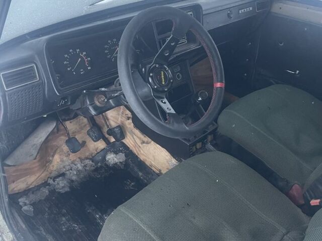 Белый ВАЗ 2105, объемом двигателя 1.5 л и пробегом 200 тыс. км за 285 $, фото 2 на Automoto.ua