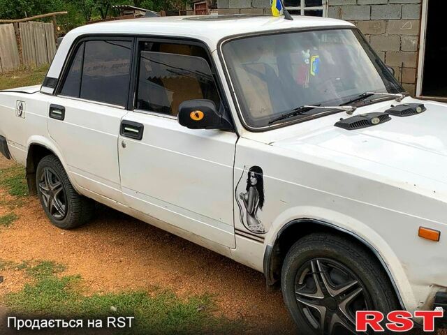 Білий ВАЗ 2105, об'ємом двигуна 1.3 л та пробігом 155 тис. км за 1010 $, фото 1 на Automoto.ua