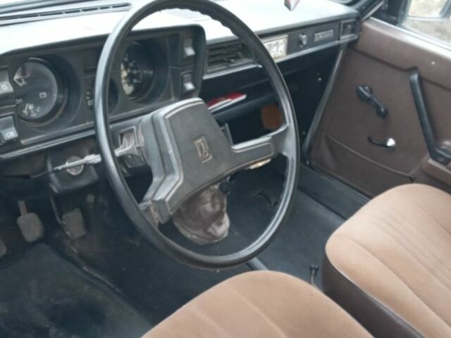 Белый ВАЗ 2105, объемом двигателя 0 л и пробегом 45 тыс. км за 800 $, фото 2 на Automoto.ua