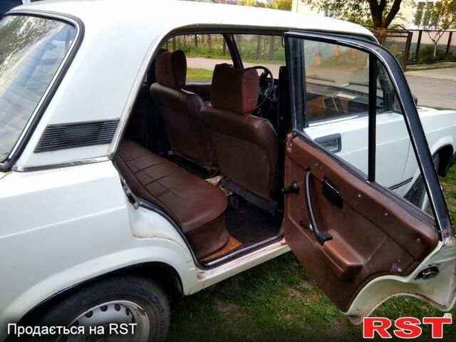 Білий ВАЗ 2105, об'ємом двигуна 1.2 л та пробігом 200 тис. км за 850 $, фото 4 на Automoto.ua