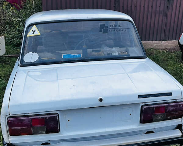 ВАЗ 2105 1988 в Каневе на Automoto.ua Белый ВАЗ 2105, объемом двигателя 1.3 л и пробегом 80 тыс. км за 477 $, фото 4 на Automoto.ua