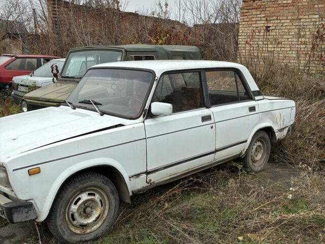 Белый ВАЗ 2105, объемом двигателя 0 л и пробегом 100 тыс. км за 239 $, фото 1 на Automoto.ua