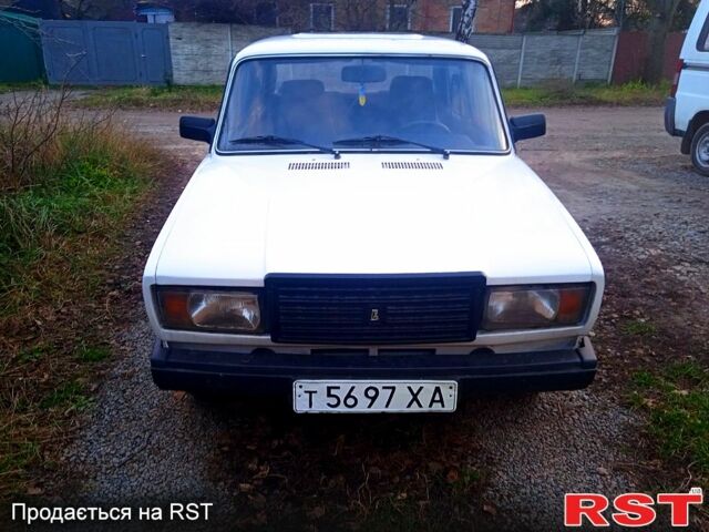 Белый ВАЗ 2105, объемом двигателя 1.5 л и пробегом 0 тыс. км за 750 $, фото 3 на Automoto.ua