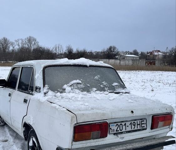 Белый ВАЗ 2105, объемом двигателя 1.7 л и пробегом 100 тыс. км за 320 $, фото 4 на Automoto.ua