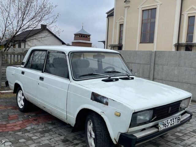 Білий ВАЗ 2105, об'ємом двигуна 1.5 л та пробігом 100 тис. км за 399 $, фото 1 на Automoto.ua