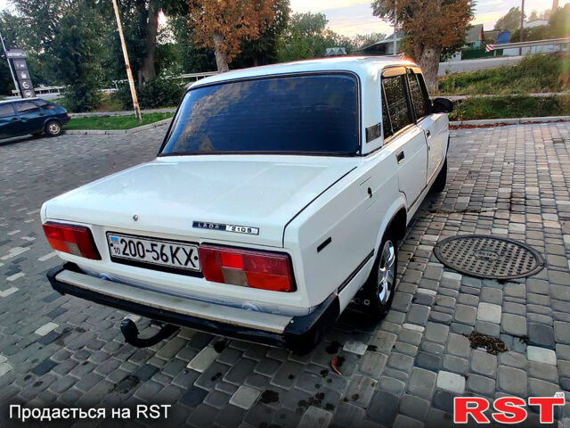Белый ВАЗ 2105, объемом двигателя 1.3 л и пробегом 111 тыс. км за 410 $, фото 5 на Automoto.ua